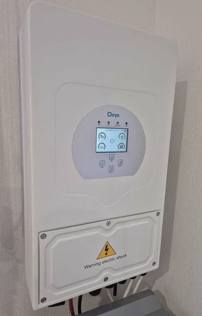 Комплект Інвертор гібриднийDeye SUN-6K-SG05LP1-AM2-PLUS (6 кВт, 1 фаза, 2 МРРТ, LV)+батарея Deye SE-F16-C 314Ah (16 кВт)